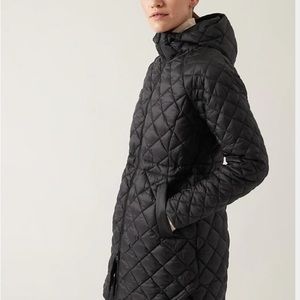 Athleta Whisper  Featherless coat